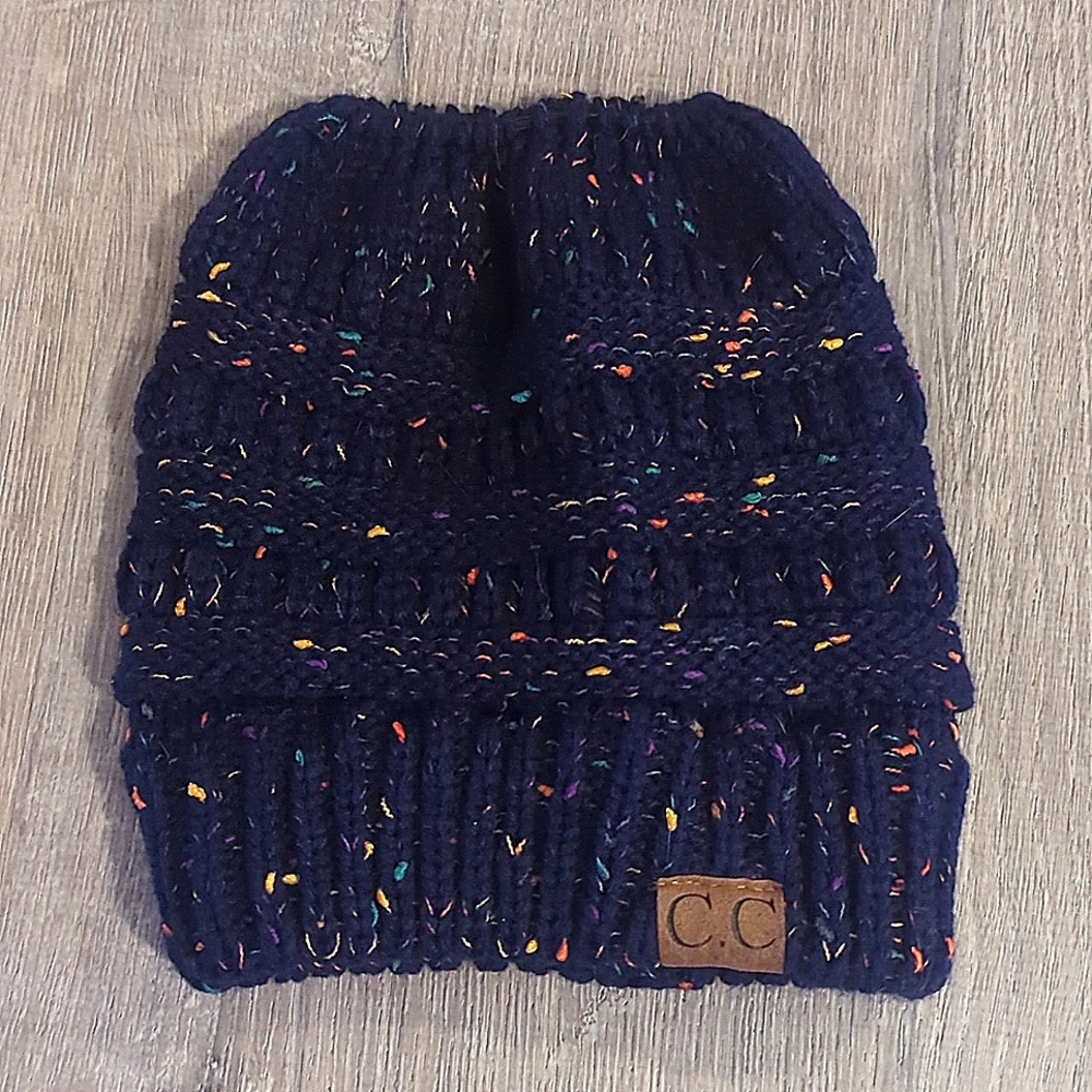 🏷️LAST CHANCE SALE $5 ITEM🏷️CC Ribbed Navy Blue Confetti Ponytail Beanie
